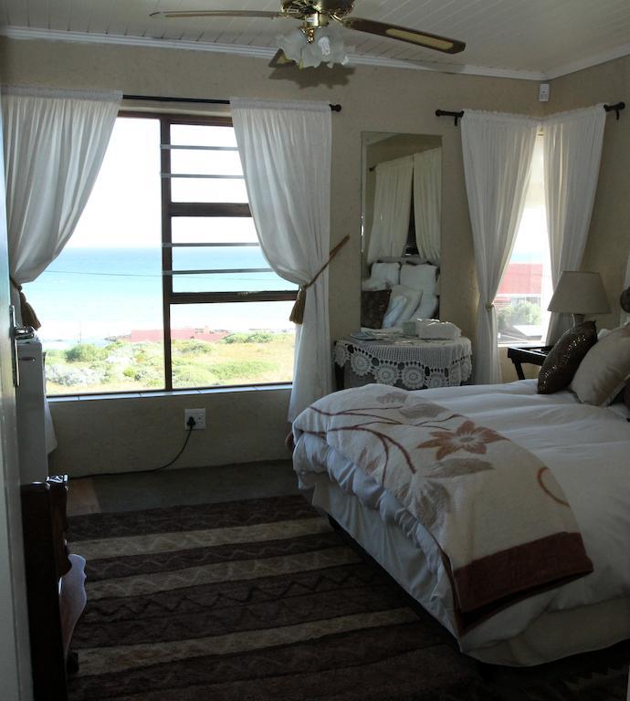 Oceanview Guesthouse Struisbaai Room photo