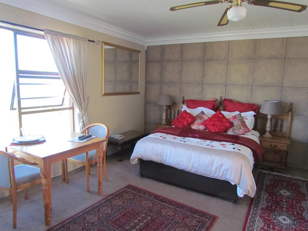 Oceanview Guesthouse Struisbaai Exterior photo
