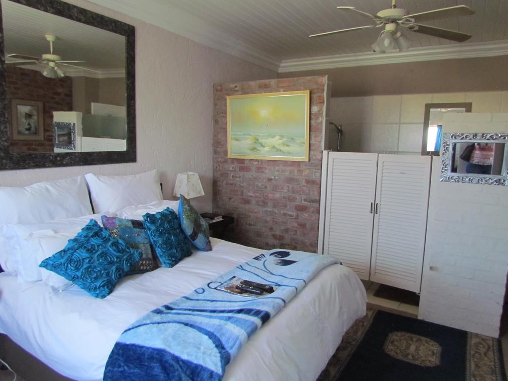 Oceanview Guesthouse Struisbaai Exterior photo