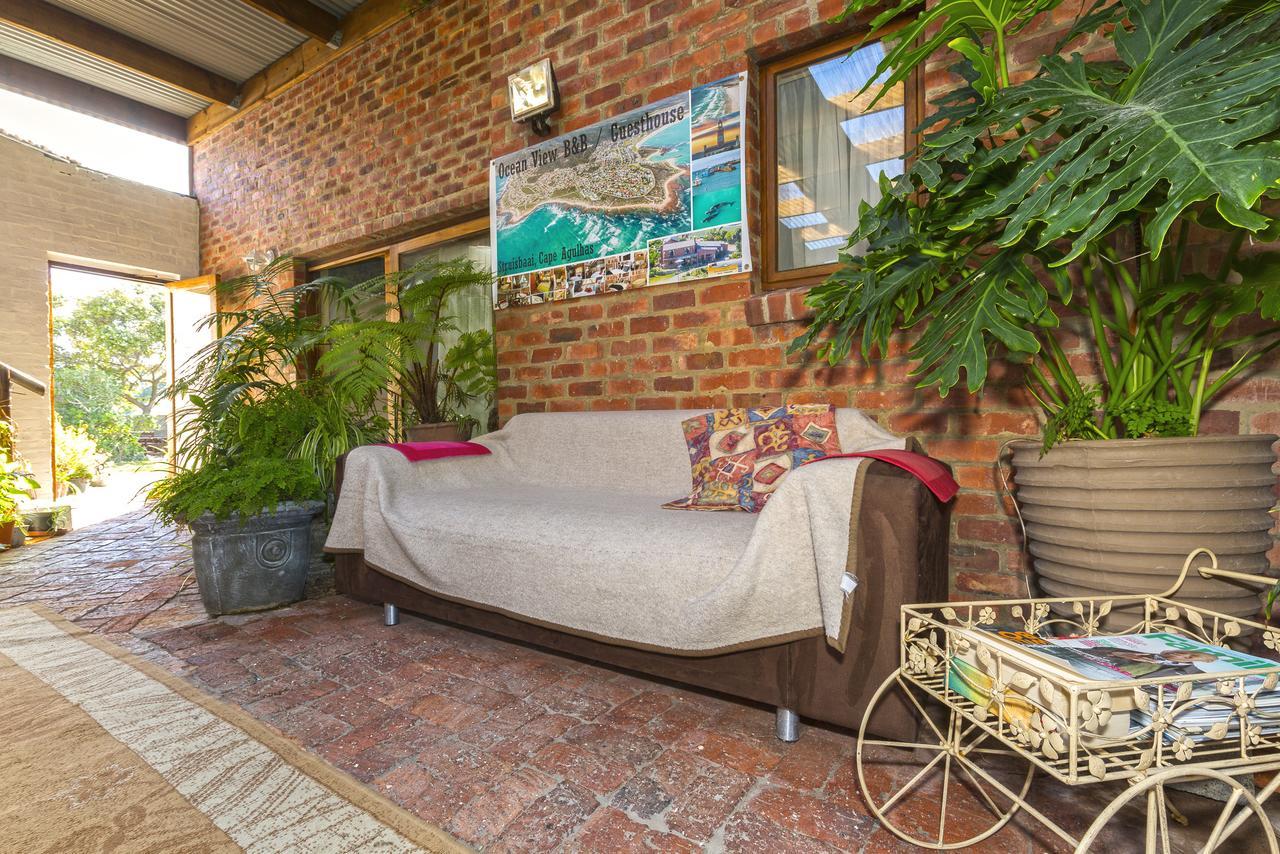Oceanview Guesthouse Struisbaai Exterior photo