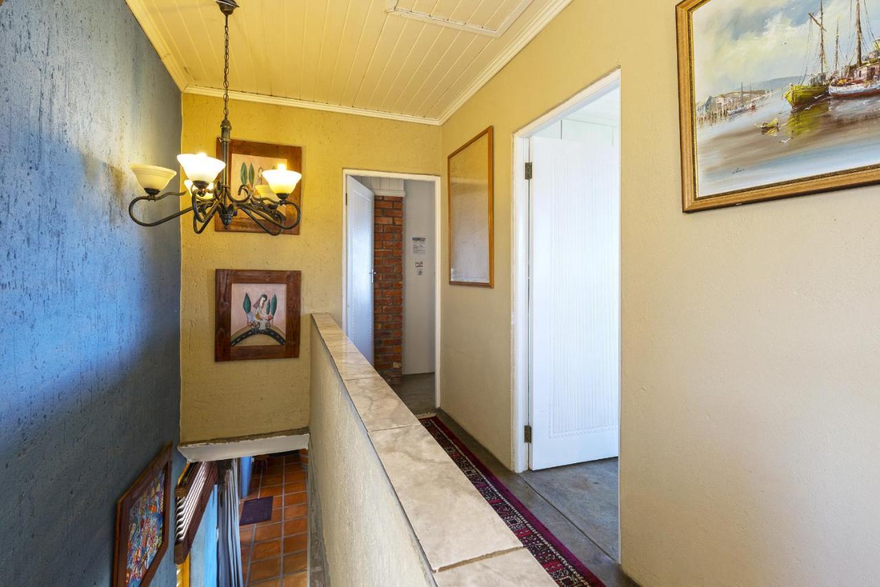 Oceanview Guesthouse Struisbaai Exterior photo