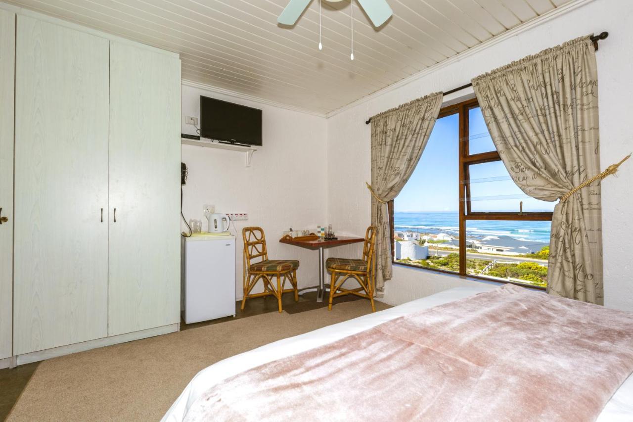 Oceanview Guesthouse Struisbaai Exterior photo